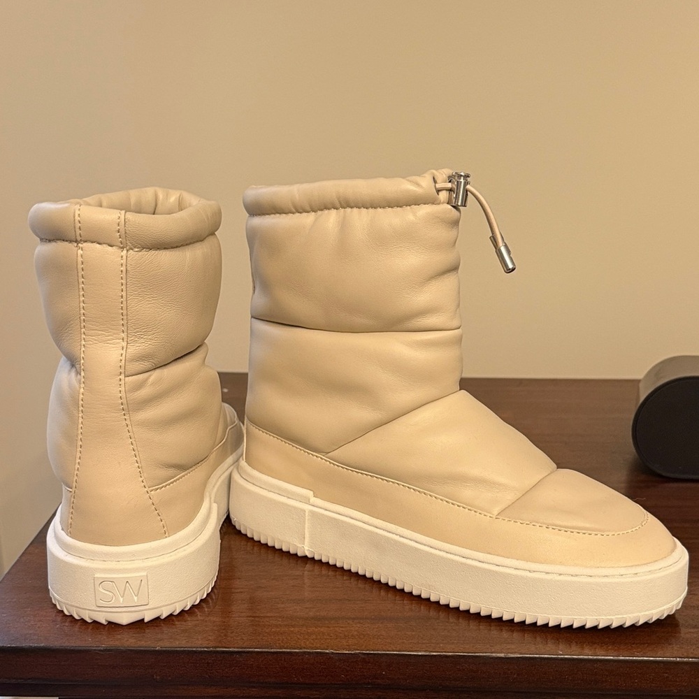 Stuart Weitzman Cream Quilted Ankle Boots